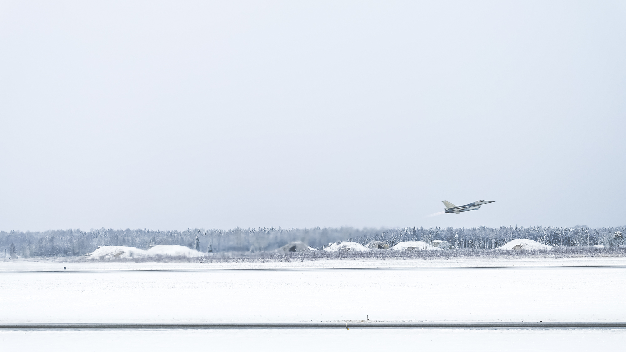 Belgia õhuväe F-16 õhkutõusul (jaanuar 2016)